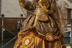 p1219033